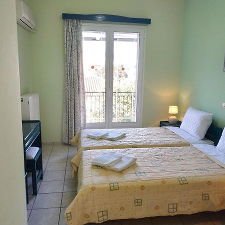 Konstantinos Apartments Agia Efimia Bagian luar foto
