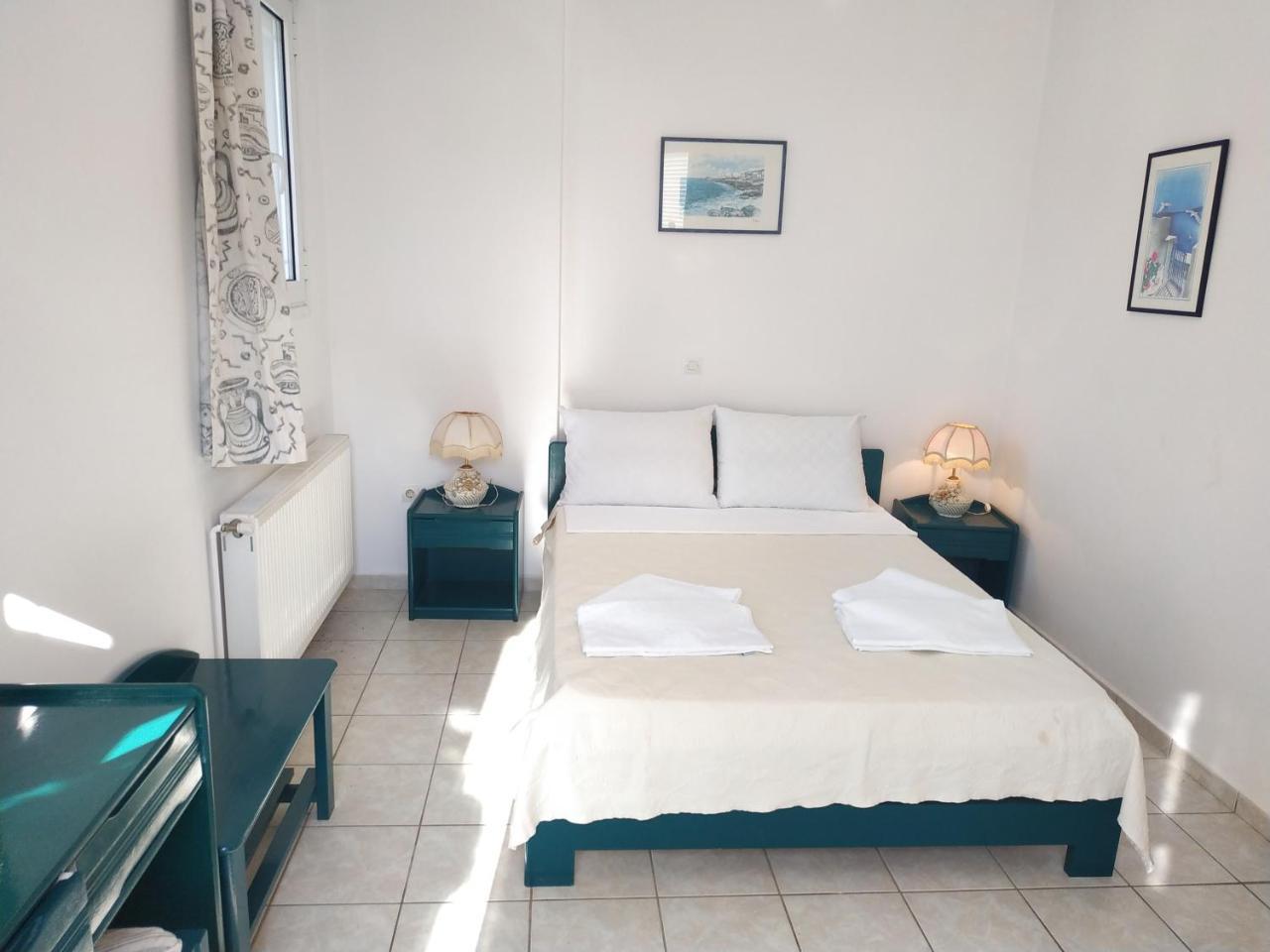 Konstantinos Apartments Agia Efimia Bagian luar foto